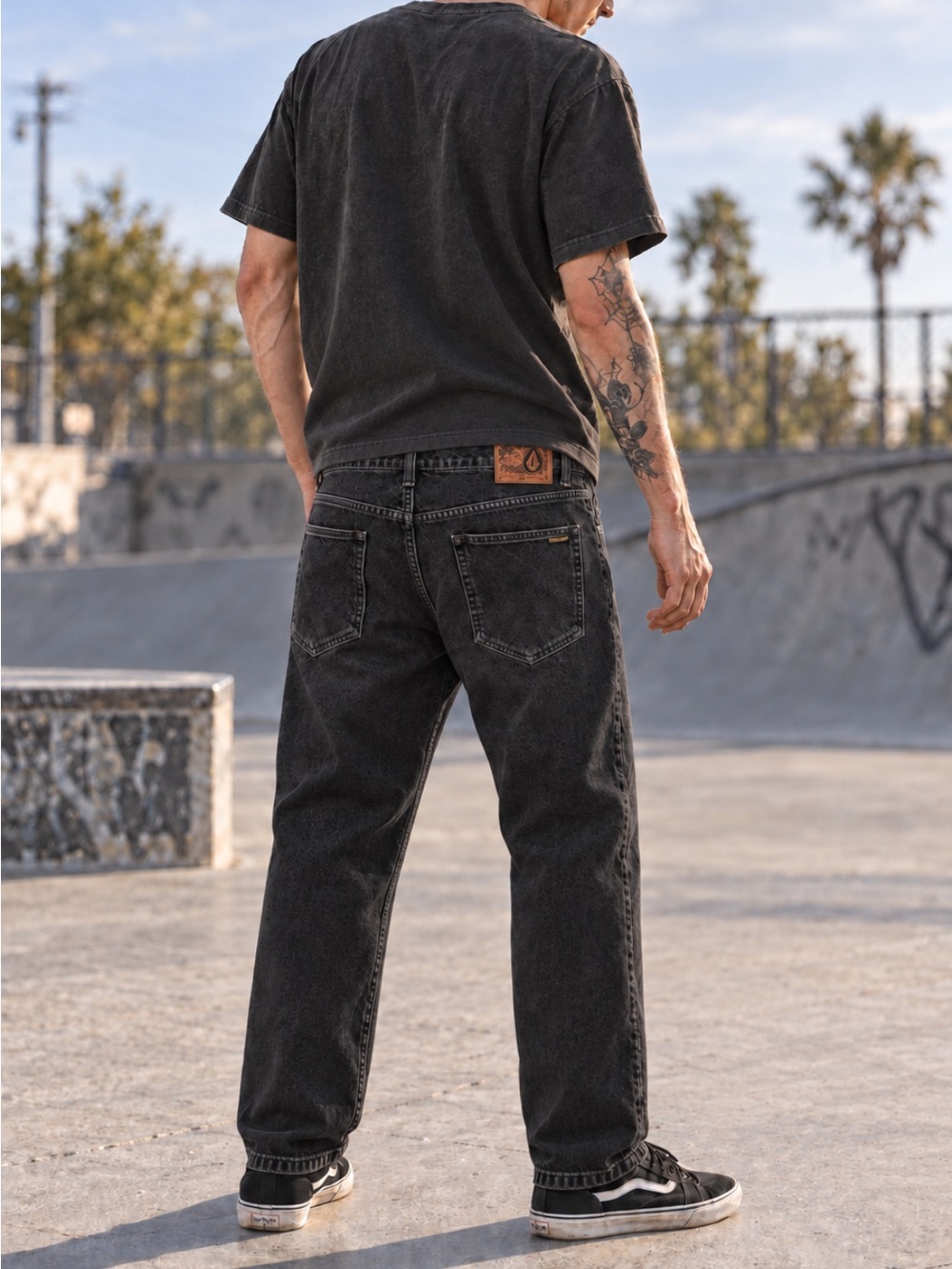 Volcom Nailer Relaxed Straight Skate Jeans Stoney Black Men’s Size 28